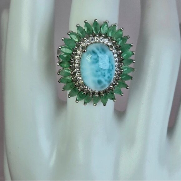 925 Stetling Silver Ring SZ 7.5 with Natural Larimar 1.5x1.2cm & Emerald Gems - Picture 11 of 12